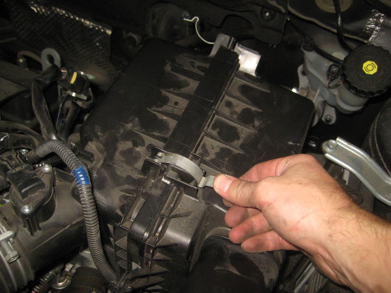 2011-2017-Mitsubishi-Outlander-Sport-Engine-Air-Filter-Replacement-Guide-013