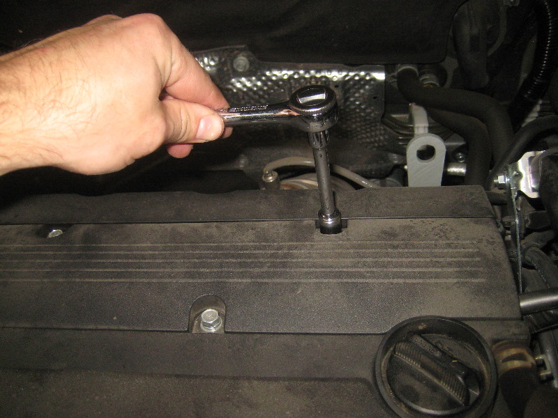 2011-2017-Mitsubishi-Outlander-Sport-Engine-Spark-Plugs-Replacement-Guide-004