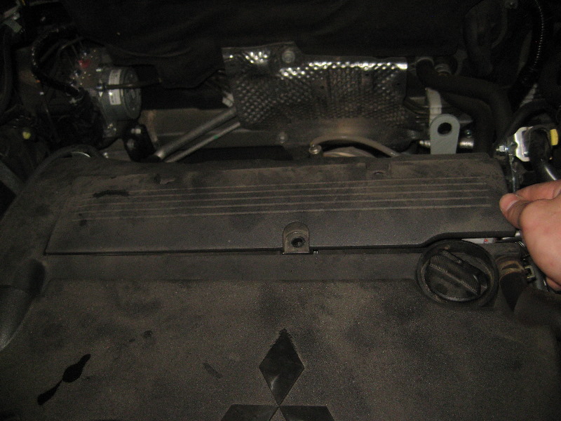 2011-2017-Mitsubishi-Outlander-Sport-Engine-Spark-Plugs-Replacement-Guide-006