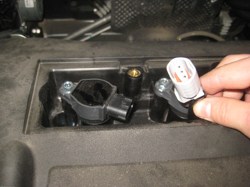 2011-2017-Mitsubishi-Outlander-Sport-Engine-Spark-Plugs-Replacement-Guide-009