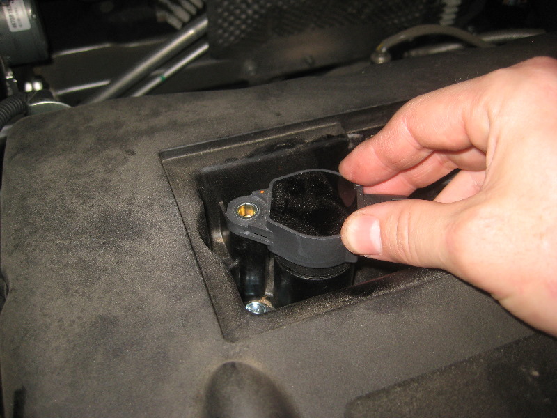 2011-2017-Mitsubishi-Outlander-Sport-Engine-Spark-Plugs-Replacement-Guide-023