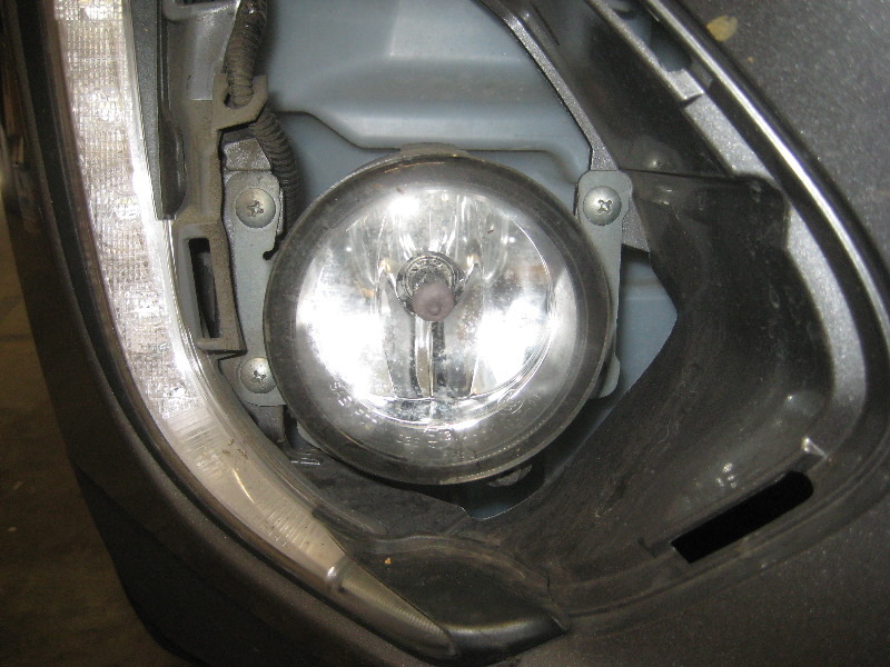 2011-2017-Mitsubishi-Outlander-Sport-Fog-Light-Bulbs-Replacement-Guide-005