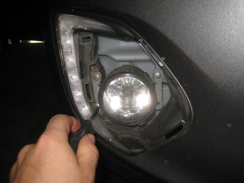 2011-2017-Mitsubishi-Outlander-Sport-Fog-Light-Bulbs-Replacement-Guide-006