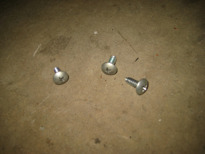 2011-2017-Mitsubishi-Outlander-Sport-Fog-Light-Bulbs-Replacement-Guide-008