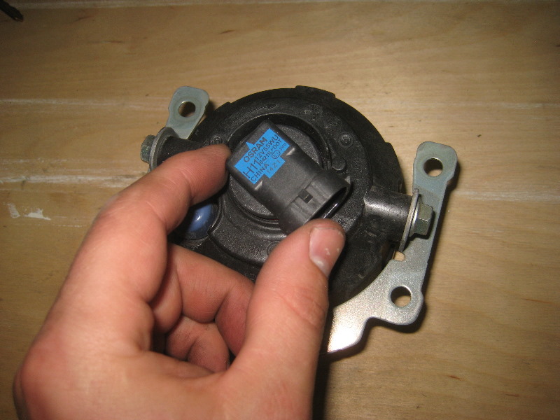 2011-2017-Mitsubishi-Outlander-Sport-Fog-Light-Bulbs-Replacement-Guide-012