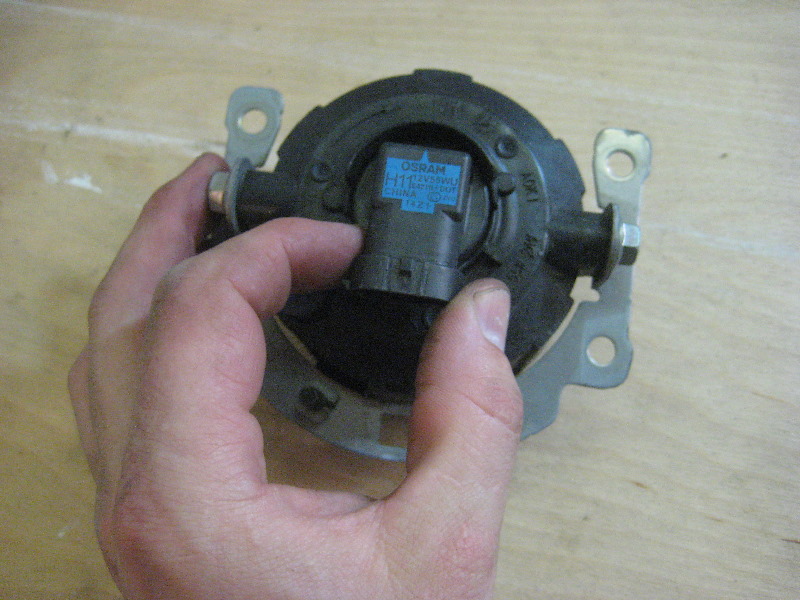 2011-2017-Mitsubishi-Outlander-Sport-Fog-Light-Bulbs-Replacement-Guide-015