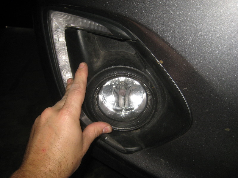 2011-2017-Mitsubishi-Outlander-Sport-Fog-Light-Bulbs-Replacement-Guide-019