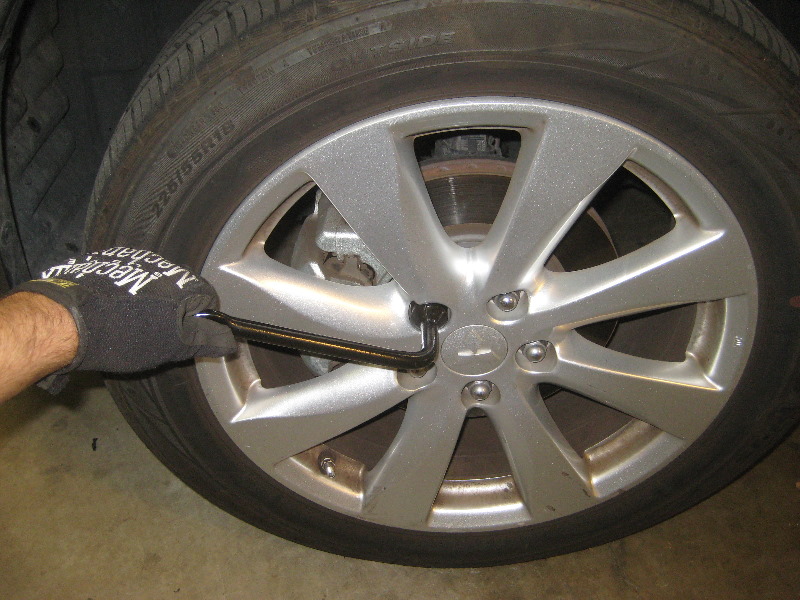 2011-2017-Mitsubishi-Outlander-Sport-Front-Brake-Pads-Replacement-Guide-002