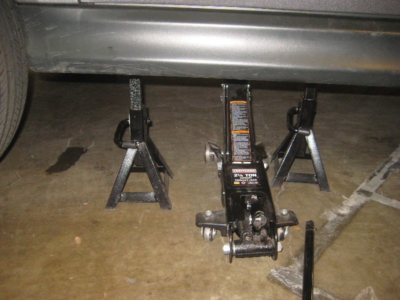 2011-2017-Mitsubishi-Outlander-Sport-Front-Brake-Pads-Replacement-Guide-003