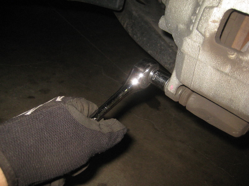 2011-2017-Mitsubishi-Outlander-Sport-Front-Brake-Pads-Replacement-Guide-009