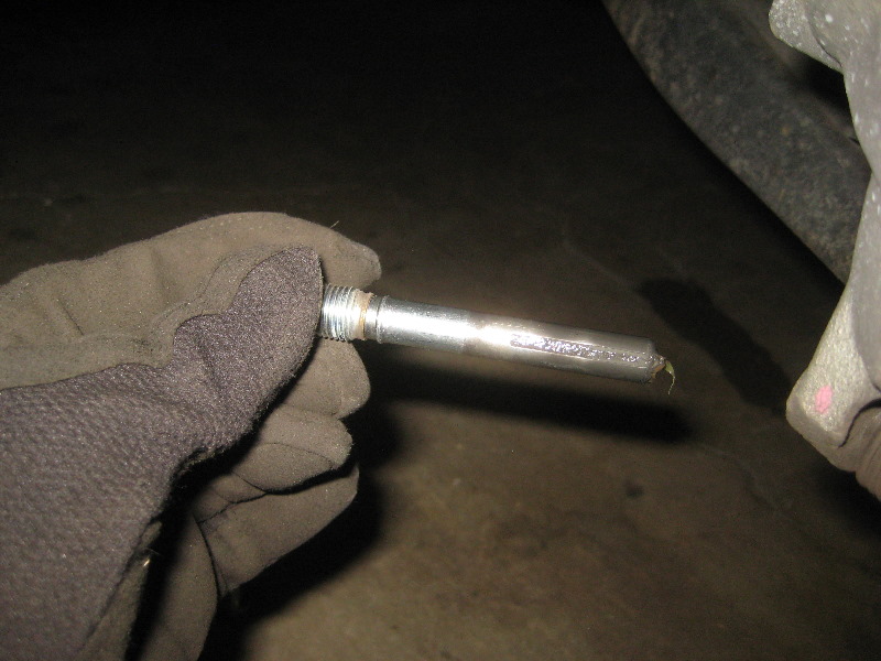 2011-2017-Mitsubishi-Outlander-Sport-Front-Brake-Pads-Replacement-Guide-012