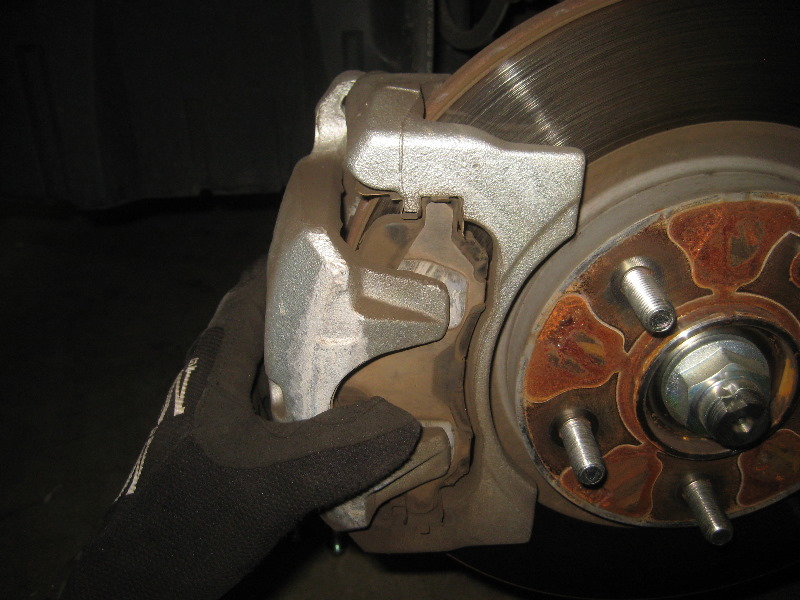 20112017MitsubishiOutlanderSportFrontBrakePadsReplacementGuide013