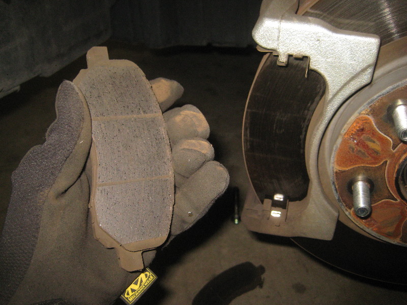 2011-2017-Mitsubishi-Outlander-Sport-Front-Brake-Pads-Replacement-Guide-017