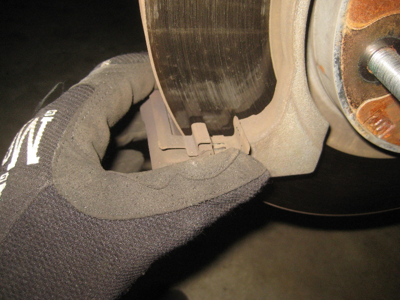 2011-2017-Mitsubishi-Outlander-Sport-Front-Brake-Pads-Replacement-Guide-018