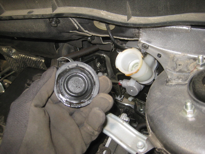 2011-2017-Mitsubishi-Outlander-Sport-Front-Brake-Pads-Replacement-Guide-021