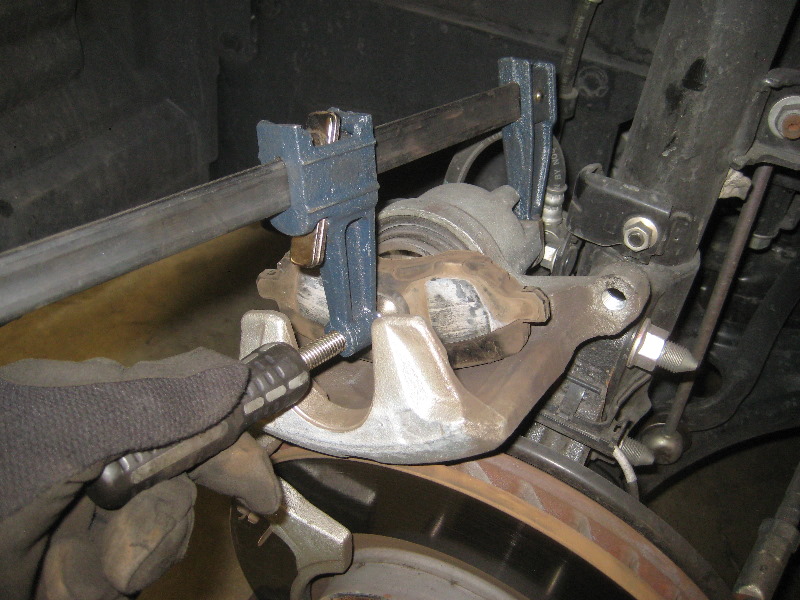 2011-2017-Mitsubishi-Outlander-Sport-Front-Brake-Pads-Replacement-Guide-022