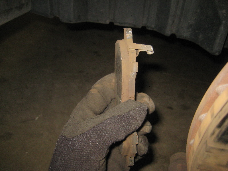 2011-2017-Mitsubishi-Outlander-Sport-Front-Brake-Pads-Replacement-Guide-025