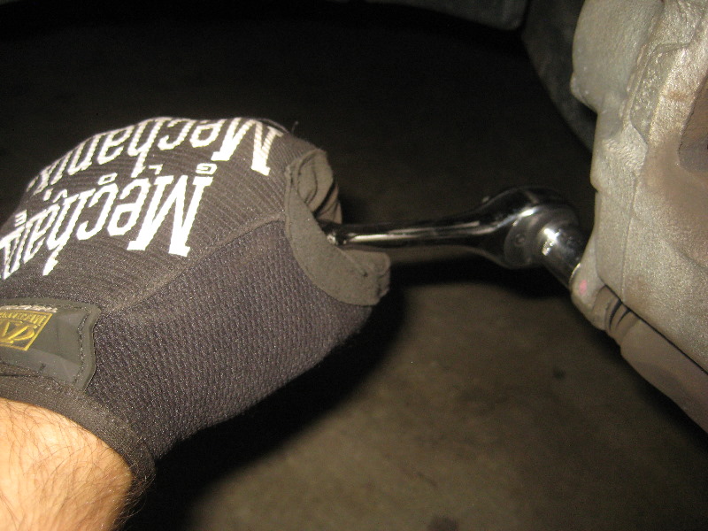 2011-2017-Mitsubishi-Outlander-Sport-Front-Brake-Pads-Replacement-Guide-034