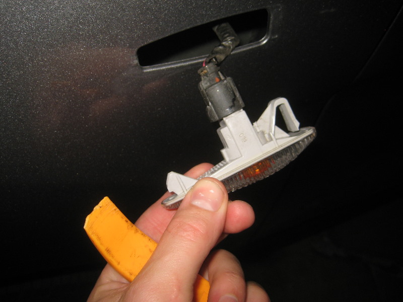 2011-2017-Mitsubishi-Outlander-Sport-Front-Side-Marker-Light-Bulb-Replacement-Guide-003