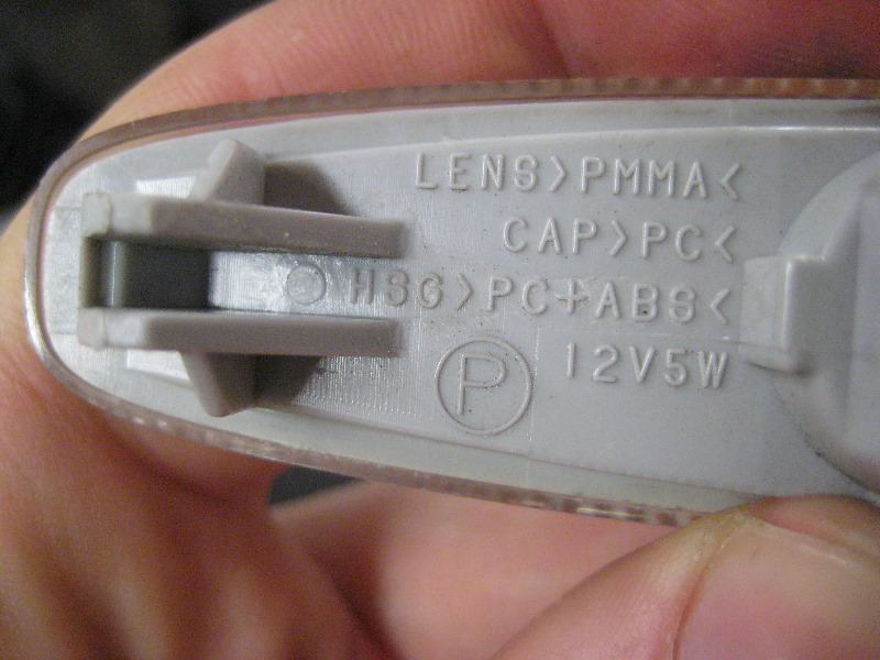 2011-2017-Mitsubishi-Outlander-Sport-Front-Side-Marker-Light-Bulb-Replacement-Guide-005