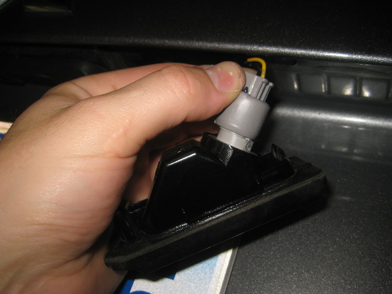 2011-2017-Mitsubishi-Outlander-Sport-License-Plate-Light-Bulbs-Replacement-Guide-005