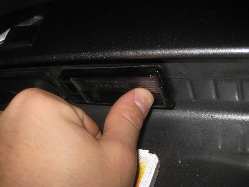 20112017MitsubishiOutlanderSportLicensePlateLightBulbs