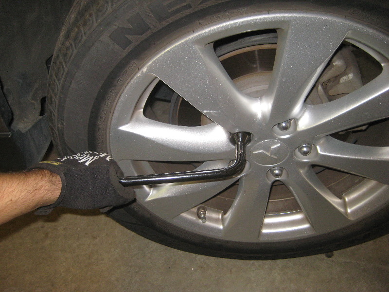 2011-2017-Mitsubishi-Outlander-Sport-Rear-Disc-Brake-Pads-Replacement-Guide-002