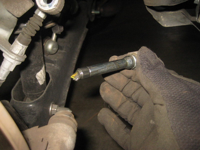 2011-2017-Mitsubishi-Outlander-Sport-Rear-Disc-Brake-Pads-Replacement-Guide-018