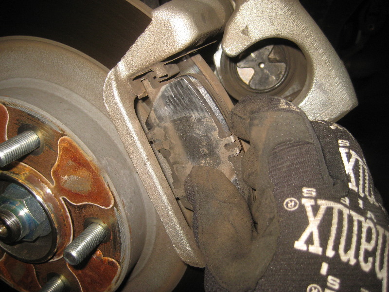 2011-2017-Mitsubishi-Outlander-Sport-Rear-Disc-Brake-Pads-Replacement-Guide-024