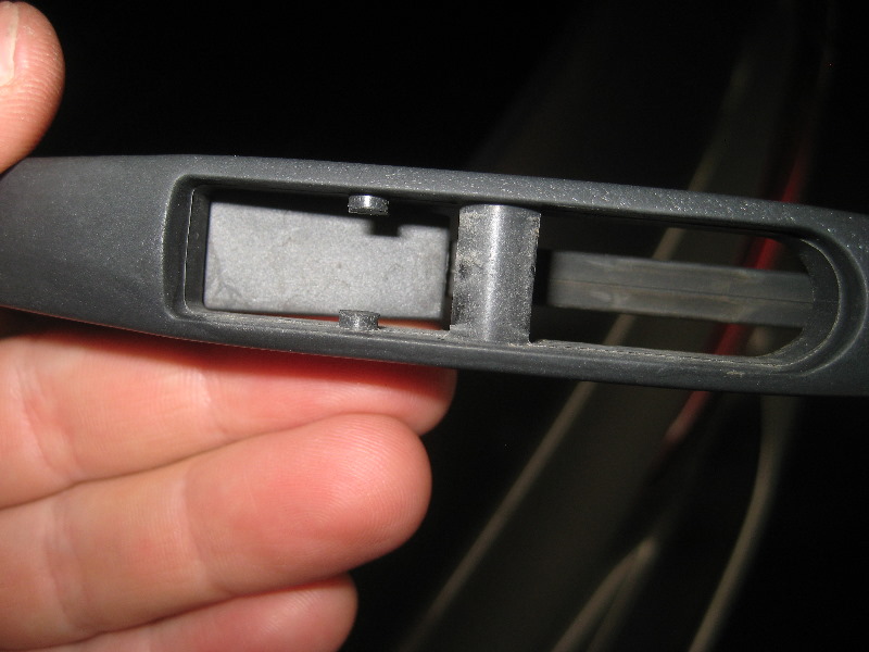 2011-2017-Mitsubishi-Outlander-Sport-Rear-Wiper-Blade-Replacement-Guide-007