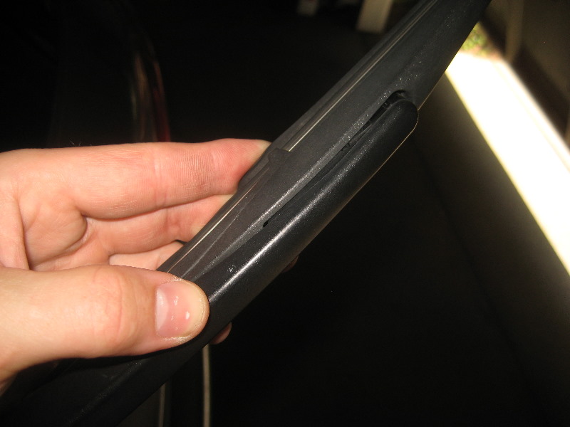 2011-2017-Mitsubishi-Outlander-Sport-Rear-Wiper-Blade-Replacement-Guide-011