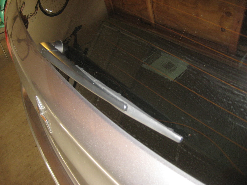 2011-2017-Mitsubishi-Outlander-Sport-Rear-Wiper-Blade-Replacement-Guide-012