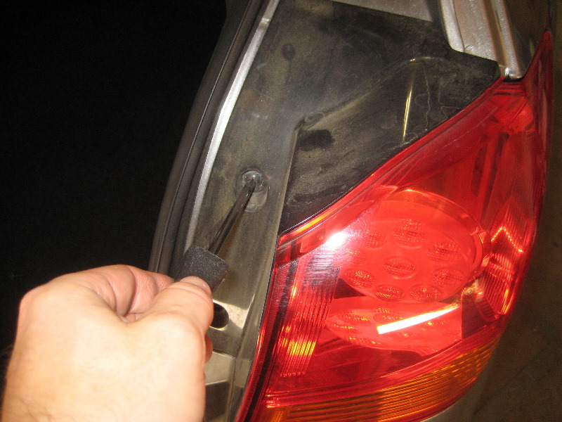 2011-2017-Mitsubishi-Outlander-Sport-Tail-Light-Bulbs-Replacement-Guide-004