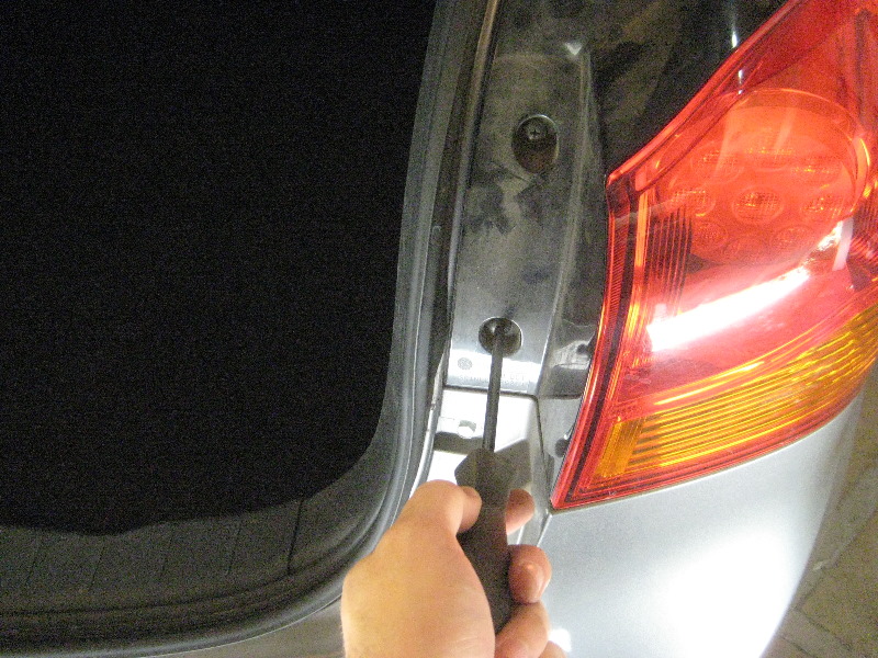 2011-2017-Mitsubishi-Outlander-Sport-Tail-Light-Bulbs-Replacement-Guide-018