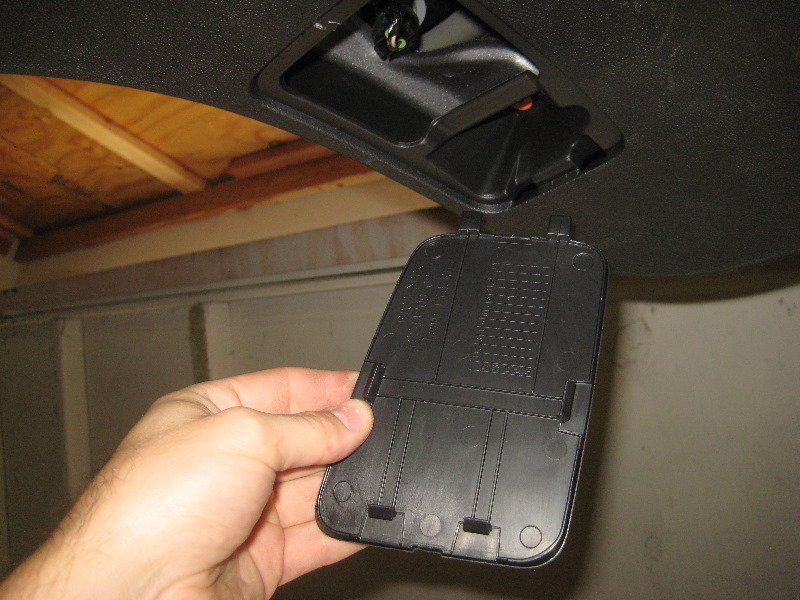 2011-2017-Mitsubishi-Outlander-Sport-Tail-Light-Bulbs-Replacement-Guide-022