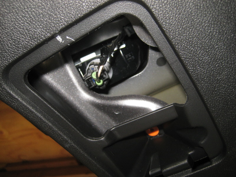 2011-2017-Mitsubishi-Outlander-Sport-Tail-Light-Bulbs-Replacement-Guide-023