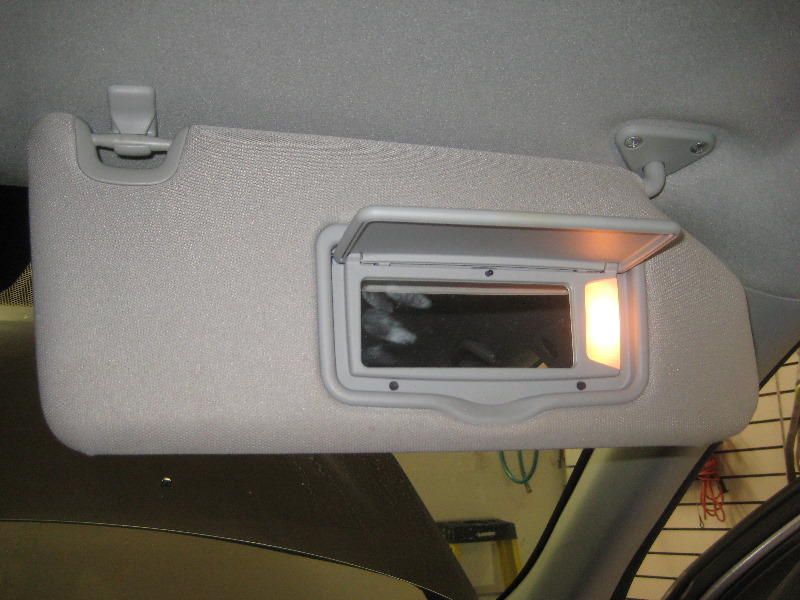 2011-2017-Mitsubishi-Outlander-Sport-Vanity-Mirror-Light-Bulb-Replacement-Guide-002