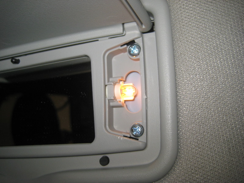 2011-2017-Mitsubishi-Outlander-Sport-Vanity-Mirror-Light-Bulb-Replacement-Guide-004