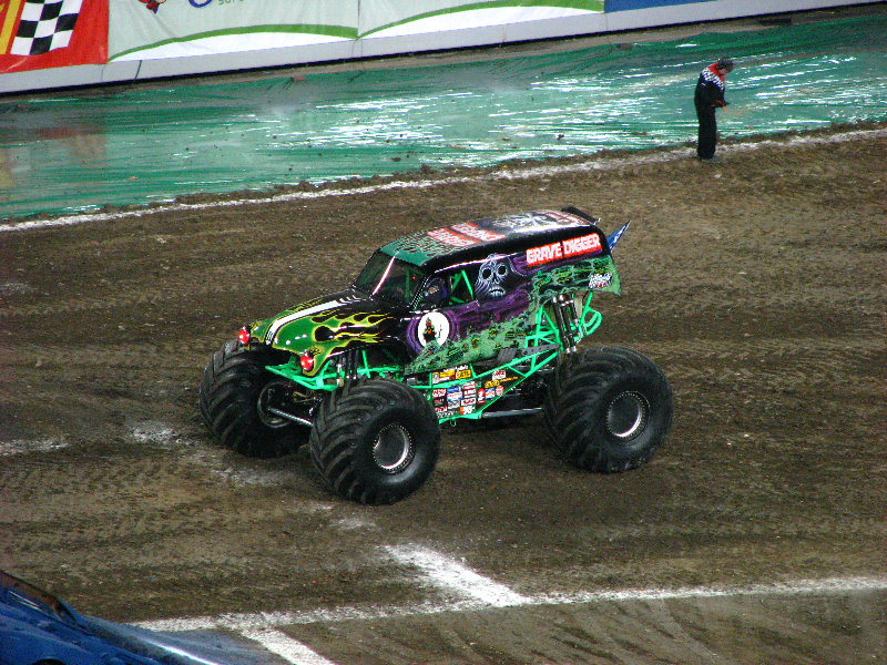 Monster-Jam-Raymond-James-Stadium-Tampa-FL-045