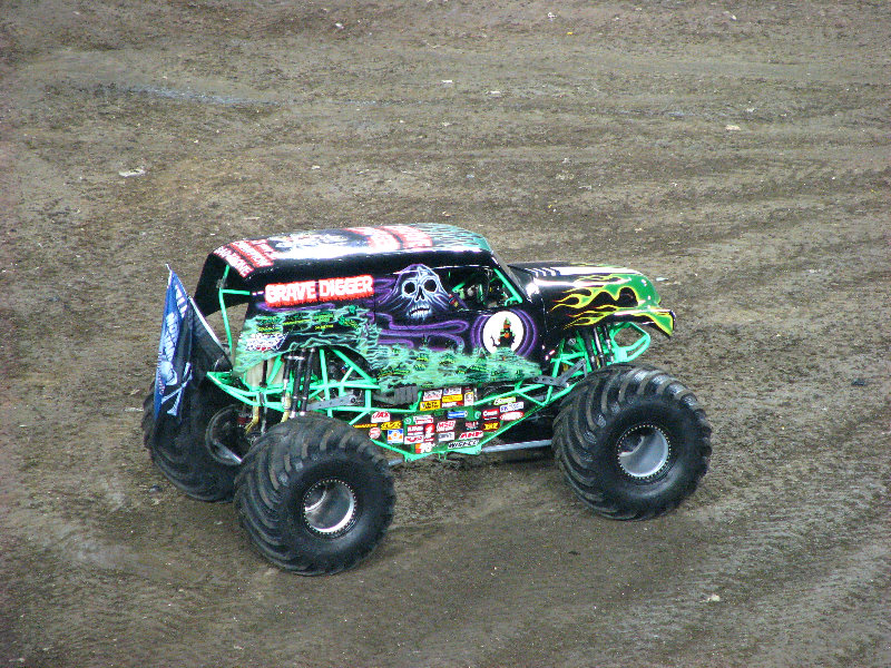 Monster-Jam-Raymond-James-Stadium-Tampa-FL-063