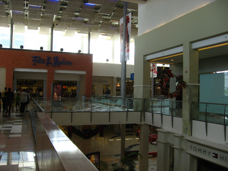 MultiPlaza-Pacific-Shopping-Mall-Panama-City-011