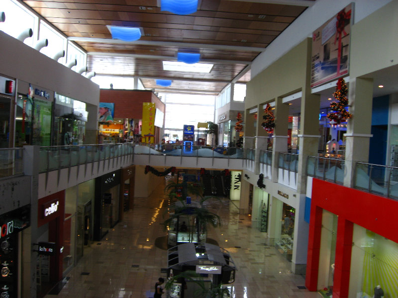 MultiPlaza-Pacific-Shopping-Mall-Panama-City-015