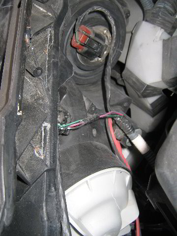 Nissan-Altima-Headlight-Bulb-20