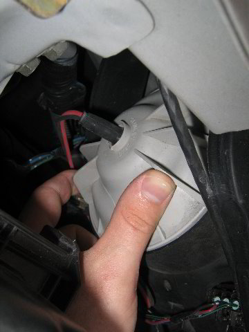 Nissan-Altima-Headlight-Bulb-22