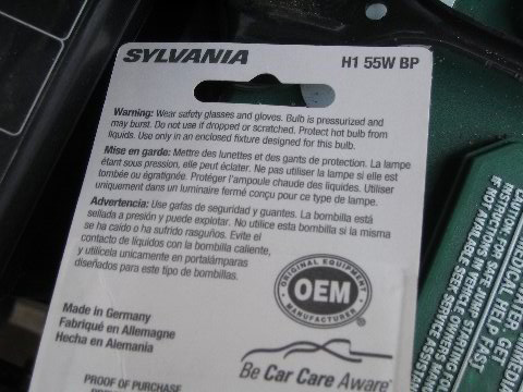 Nissan-Altima-Headlight-Bulb-31