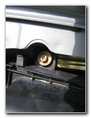 Nissan-Altima-Headlight-Bulb-02