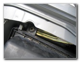 Nissan-Altima-Headlight-Bulb-03