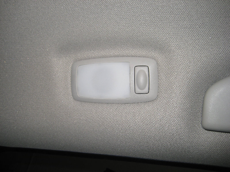 Nissan-Altima-Passenger-Reading-Light-Bulb-Replacement-Guide-011
