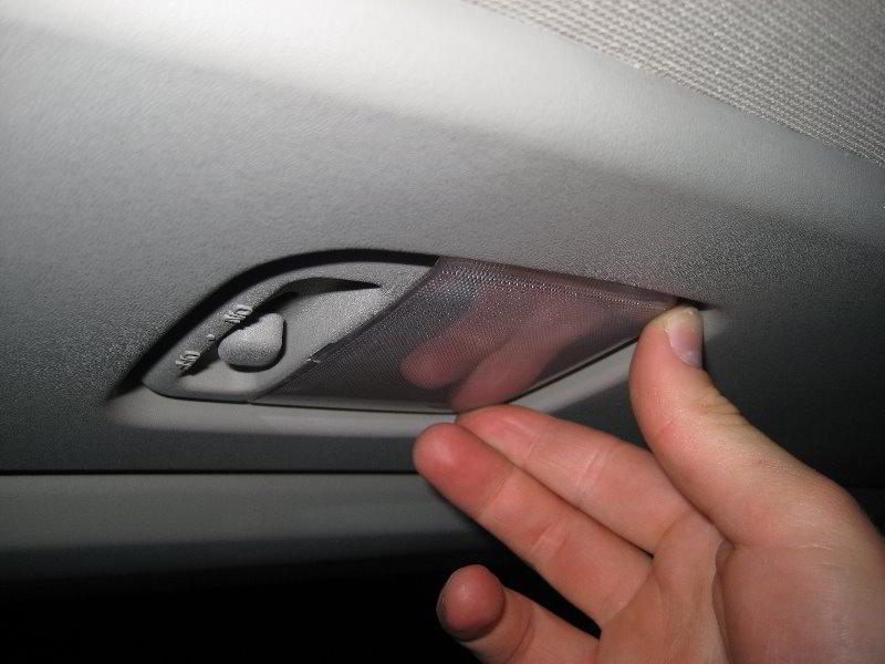 Nissan-Armada-Cargo-Area-Tailgate-Light-Bulb-Replacement-Guide-011