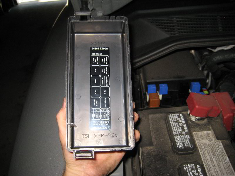 Nissan-Armada-Electrical-Fuse-Replacement-Guide-005